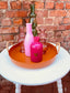 Plateau coloré avec petits vases
